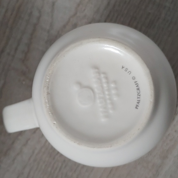 Pfaltzgraff tea cups and saucers - Picture 2 of 4